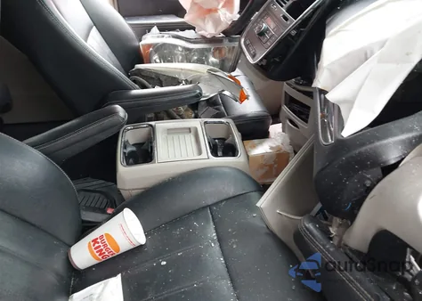 2016 Chrysler Town & Country Touring from USA, damaged, VIN 2C4RC1BG5GR112291